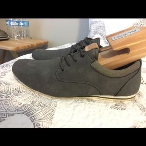 Aldo suede shoes size 8